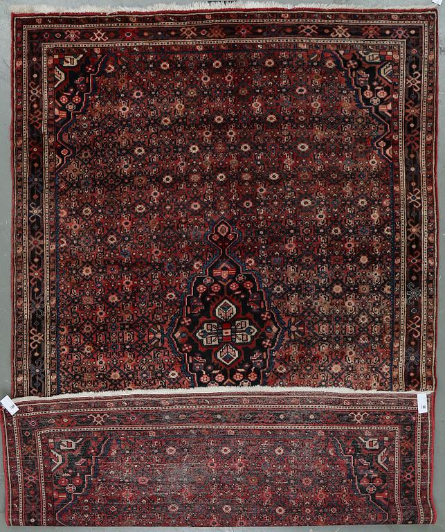 MATTA, old Hamadan. Ca 320 x 207 cm.