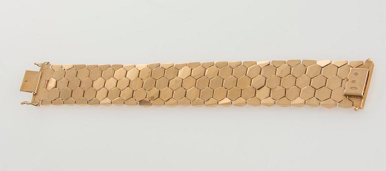 ARMBAND, 18K guld. Italien. Vikt 64,4 g.