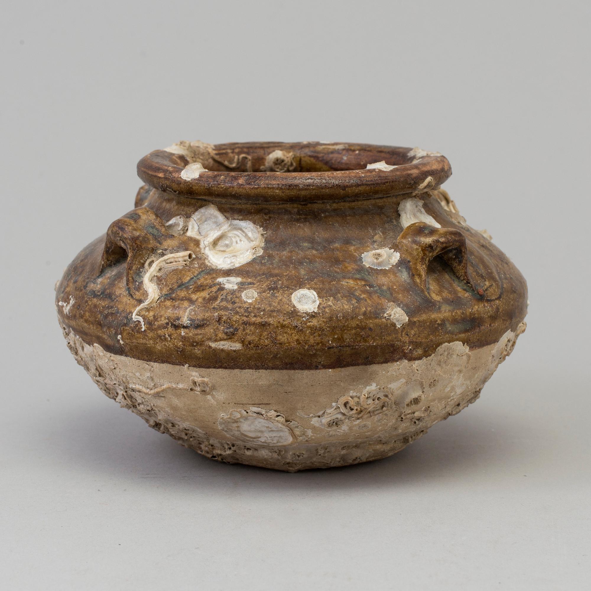 A brown glazed jar, Ming dynasty (1368-1644).