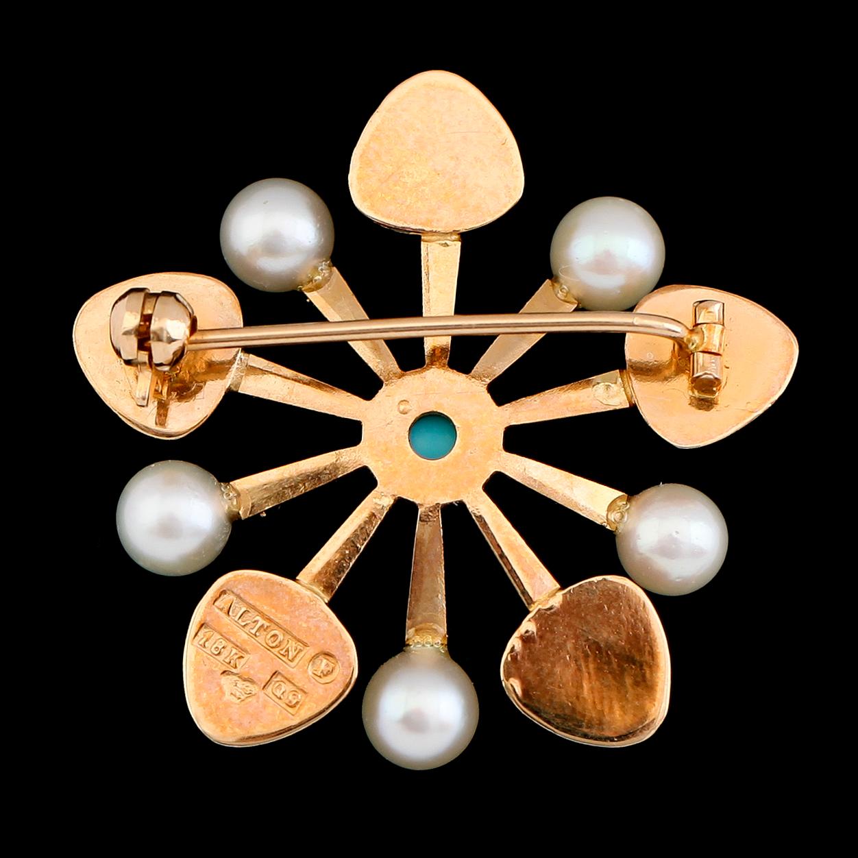 BROSCH, 18 k guld, pärlor och blå sten, Alton 1966. Total vikt 4 g.