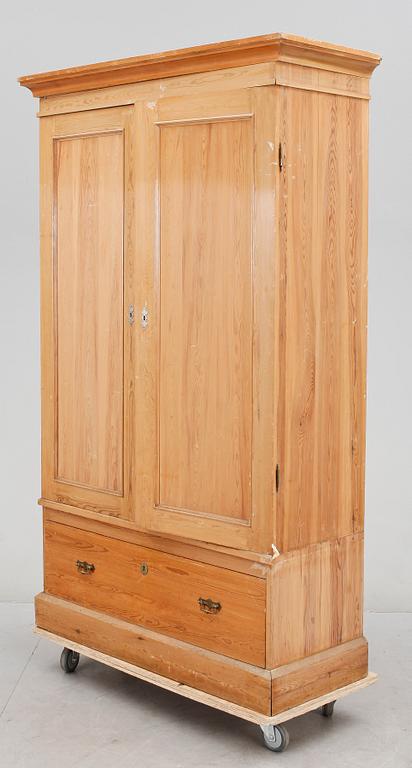 KUNGLIGT SKÅP, CE Jonssons möbleringsaffär Stockholm, 1900-talets början.