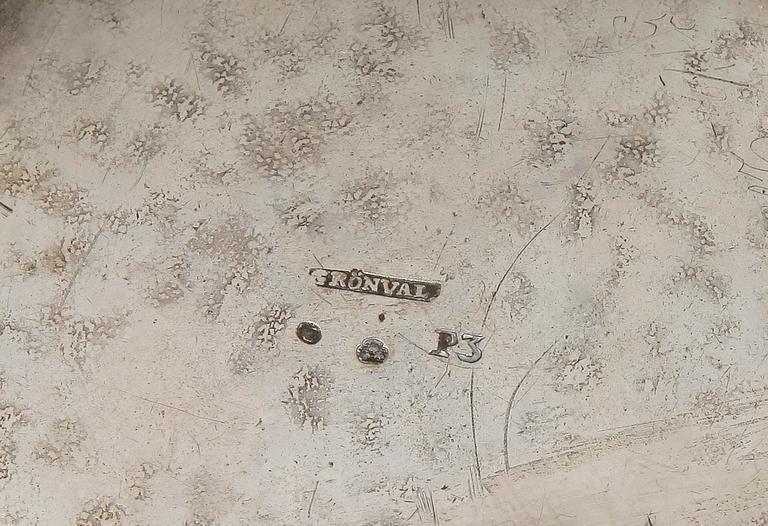 KAFFEKANNA SAMT MOCKA/MJÖLKKANNA, silver, empire, Johan Petter Grönvall, Stockholm 1821 resp 1832. Tot ca 1113 gram.