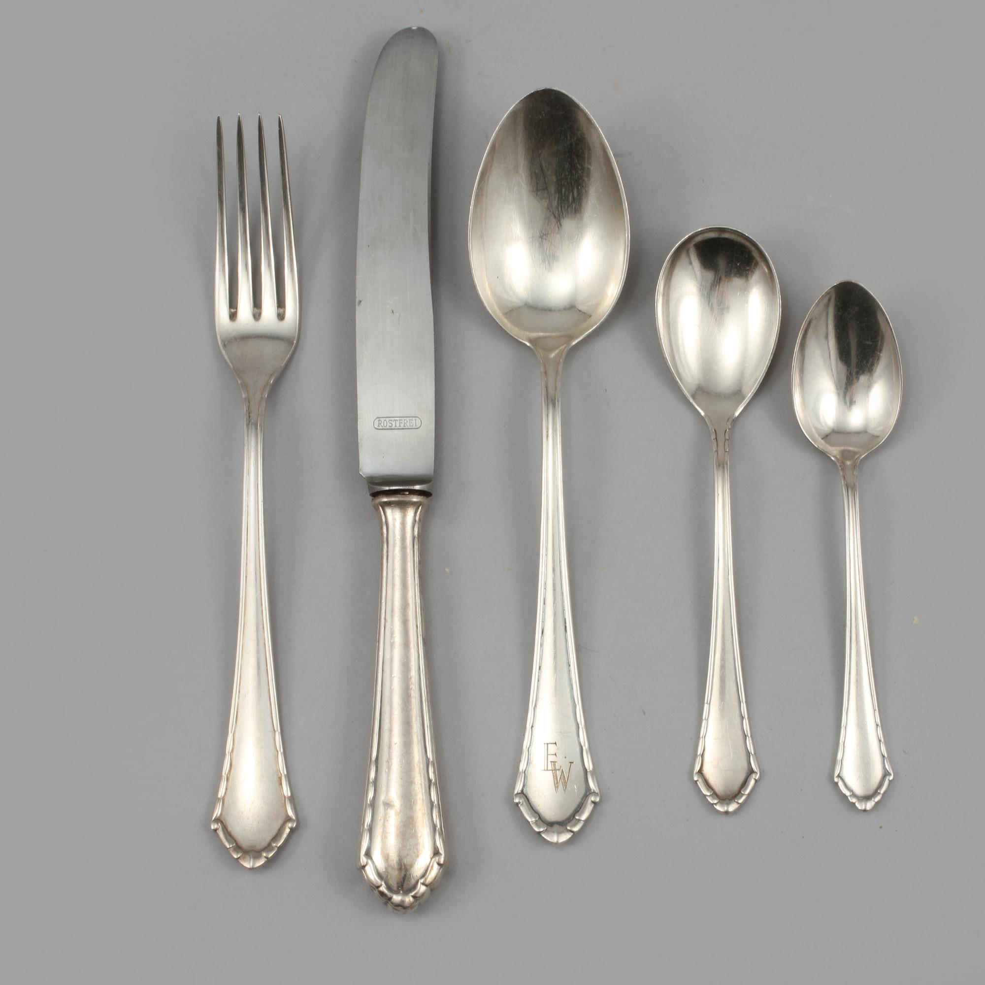 PARTI BESTICK, 24 st, låghaltigt silver, Tyskland, 1900-tal, total vikt 925 gram.