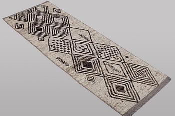 A runner carpet, Morocco, Berber, ca 292 x 93 cm.