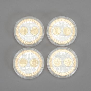 MINNESMYNT, 13 st, silver med präglade detaljer i 24 k guld, 1900/2000-tal.
