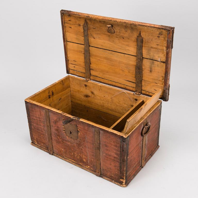 A CHEST, Finnish early 19th century.