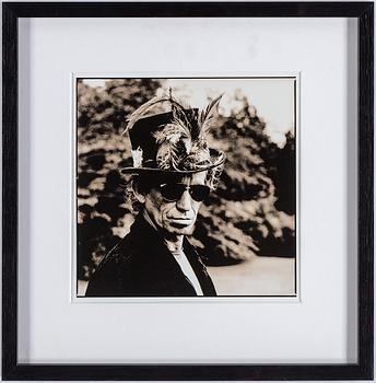 ANTON CORBIJN, Gelatin silver print, Verso with copyright-label, 1994.