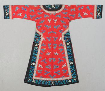 A set of three pieces of Chinese garments, late Qing dynasty (1644-1912).