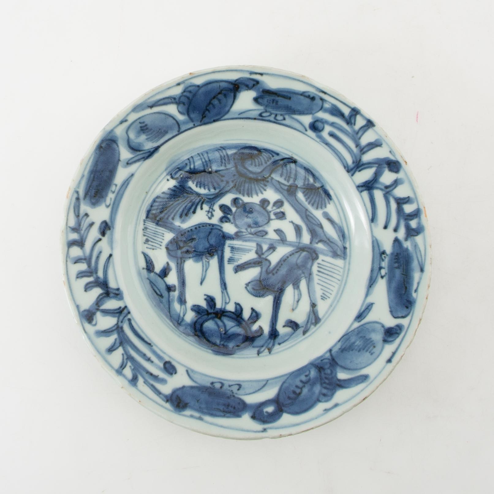 A blue and white plate, Ming dynasty, Wanli (1572-1620).
