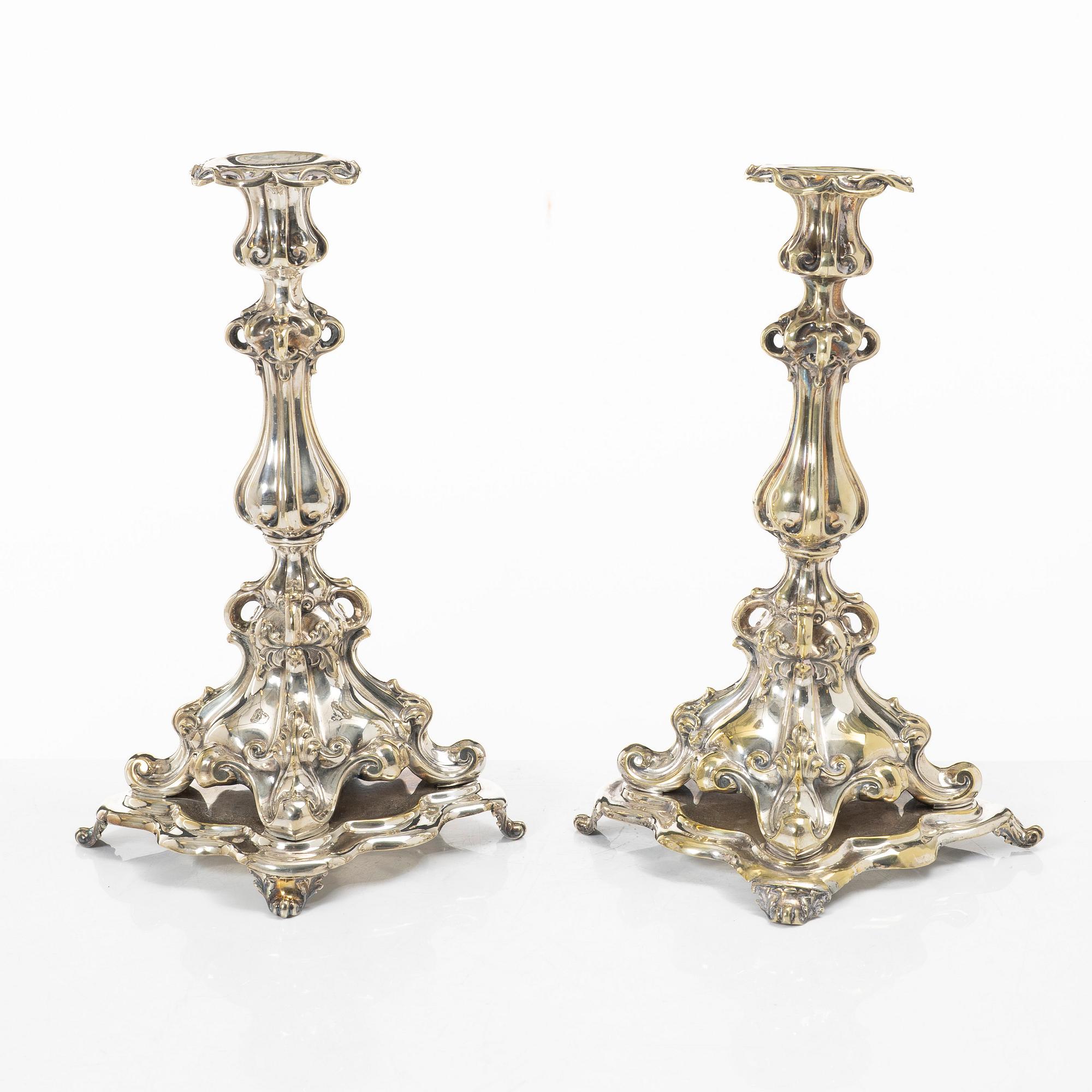 Kandelabrar, ett par, Rokokostil, nysilver, 1900-tal.