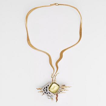 A Kristian Nilsson 18K whhite and red gold necklace with pendant, Stockholm 1976.