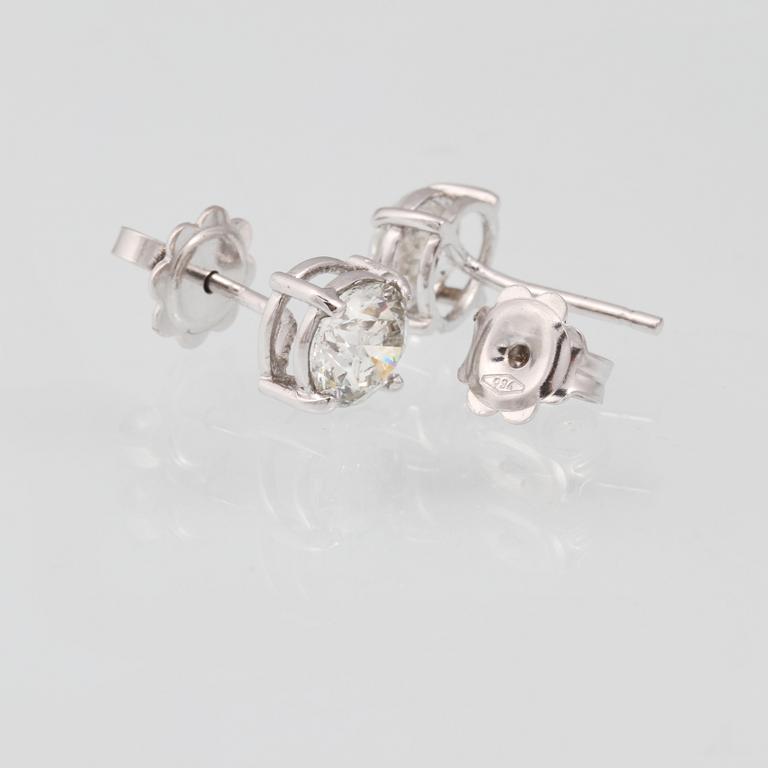 ÖRHÄNGEN, 18K vitguld med briljantslipade diamanter ca 2.02 ct. Vikt.