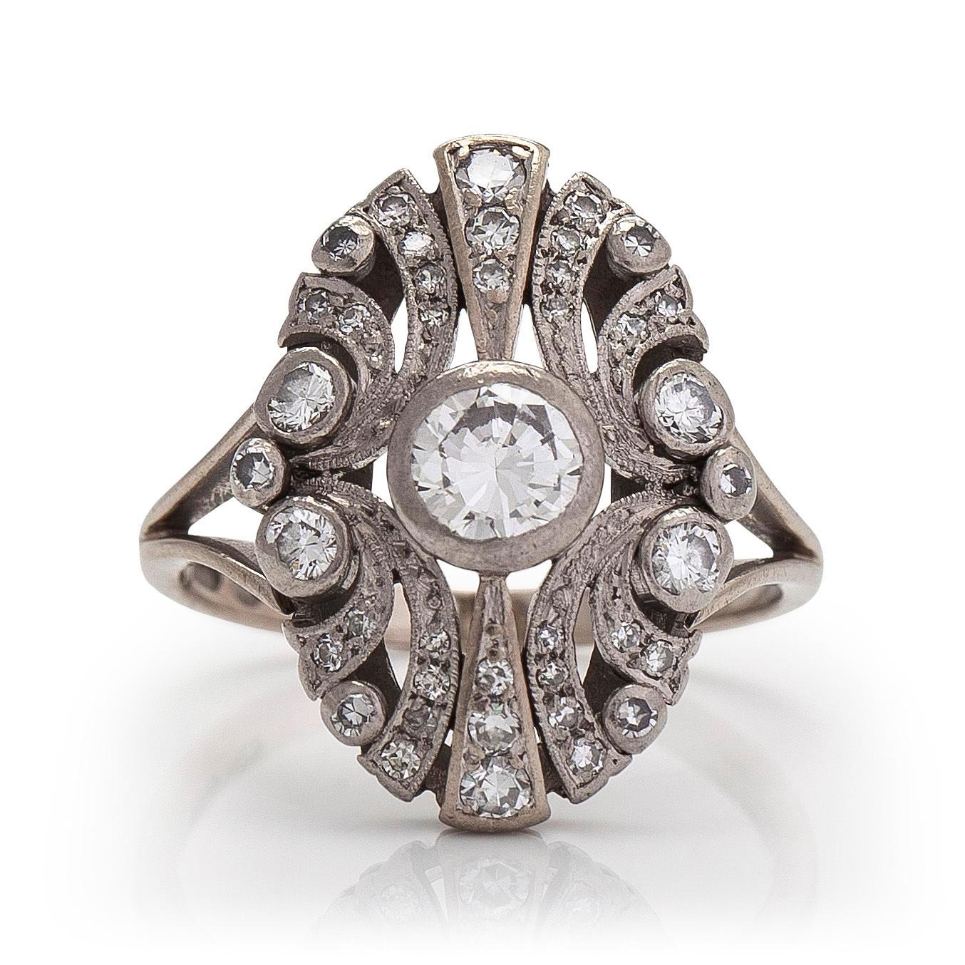 A.Tillander, ring, Art déco-stil, 18K vitguld, briljant- och 8/8-slipade diamanter ca 0.48 ct totalt, Helsingfors 1978.