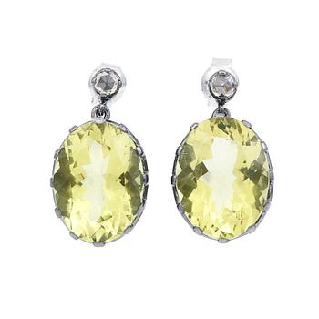 ÖRHÄNGEN, silver med ovalslipade gula topas tot ca 21,94 ct och rosenslipade diamanter. Vikt ca 8,32 g.