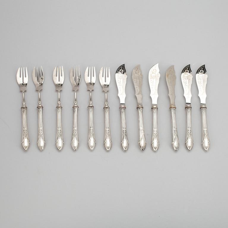 FISKBESTICK, 6+6 st, handtagen silver, sannolikt Tyskland. Estninska kontrollstämplar okring 1900.