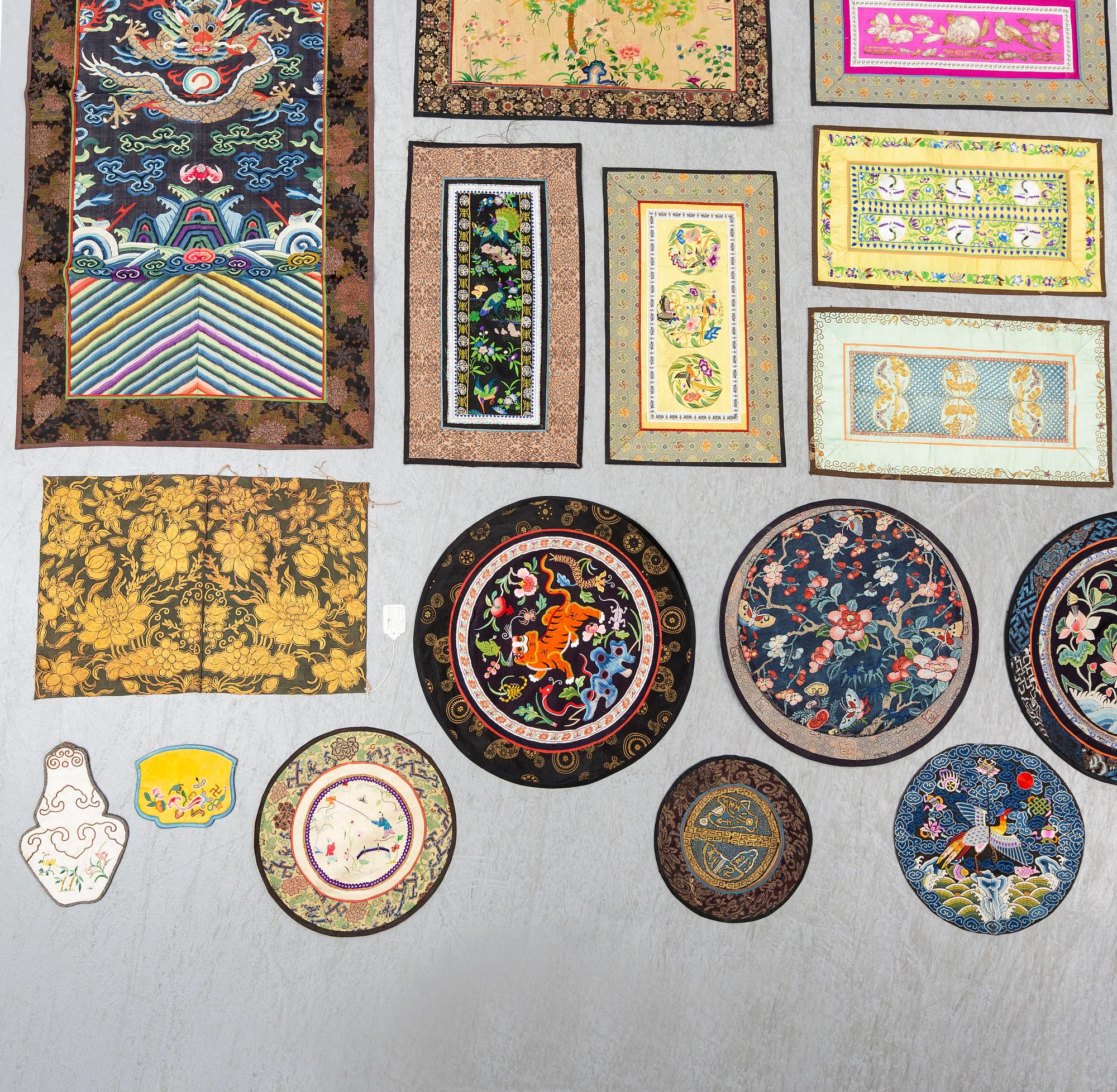 32 Chinese silk textiles, 20th century.