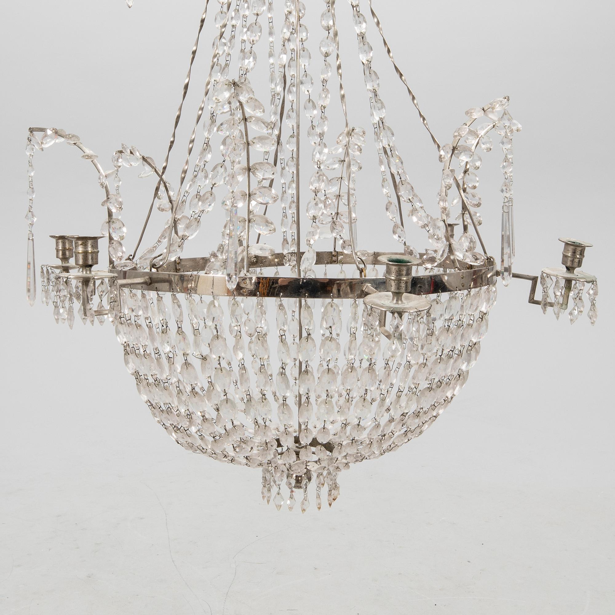 Chandelier Louis XVI style, first half of the 20th century.