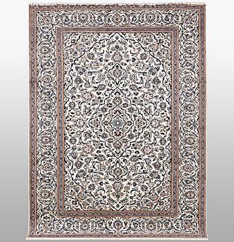 A carpet, Kashan, ca 300 x 199 cm.