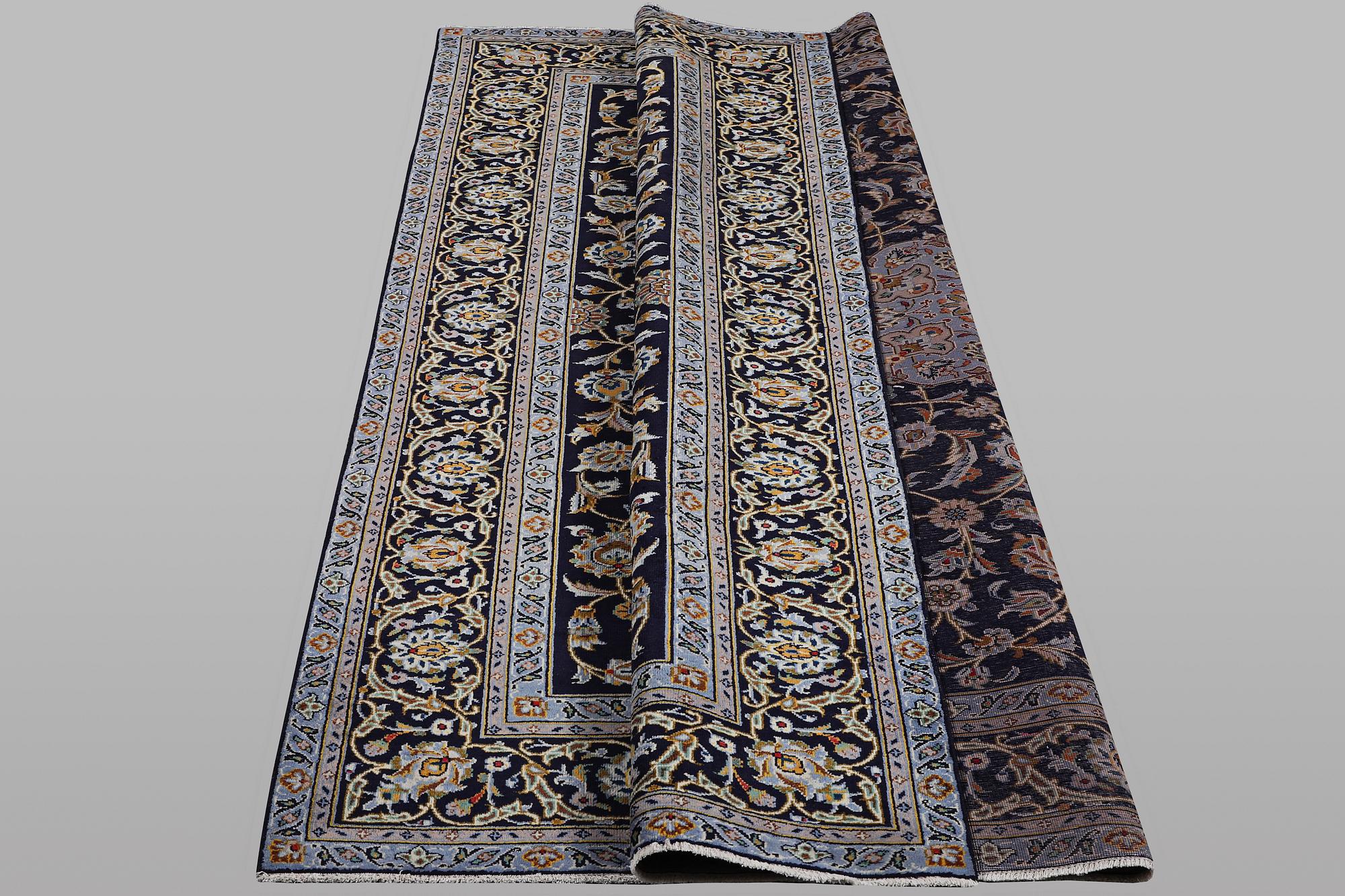 Matta, Keshan, ca 278 x 208 cm.