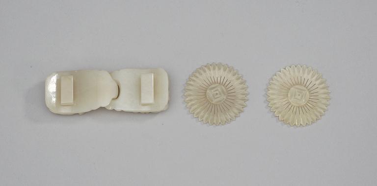 A set of nephrite buttons and buckle, prob late Qing.