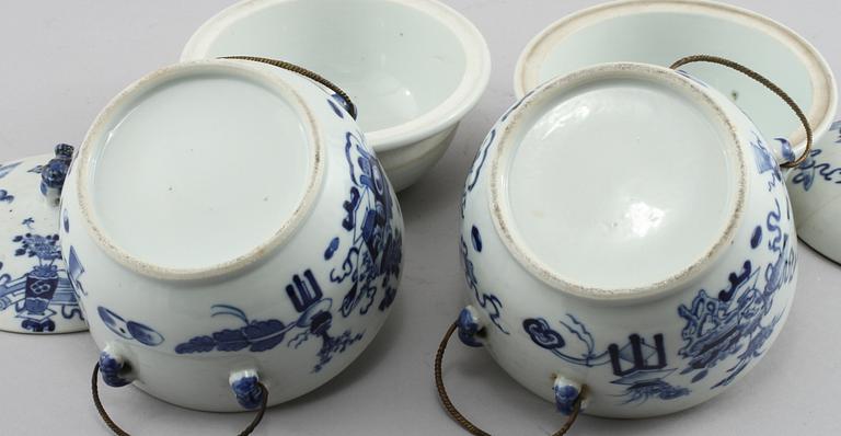 KANISTRAR, ett par, porslin, Kina, 1900-tal.