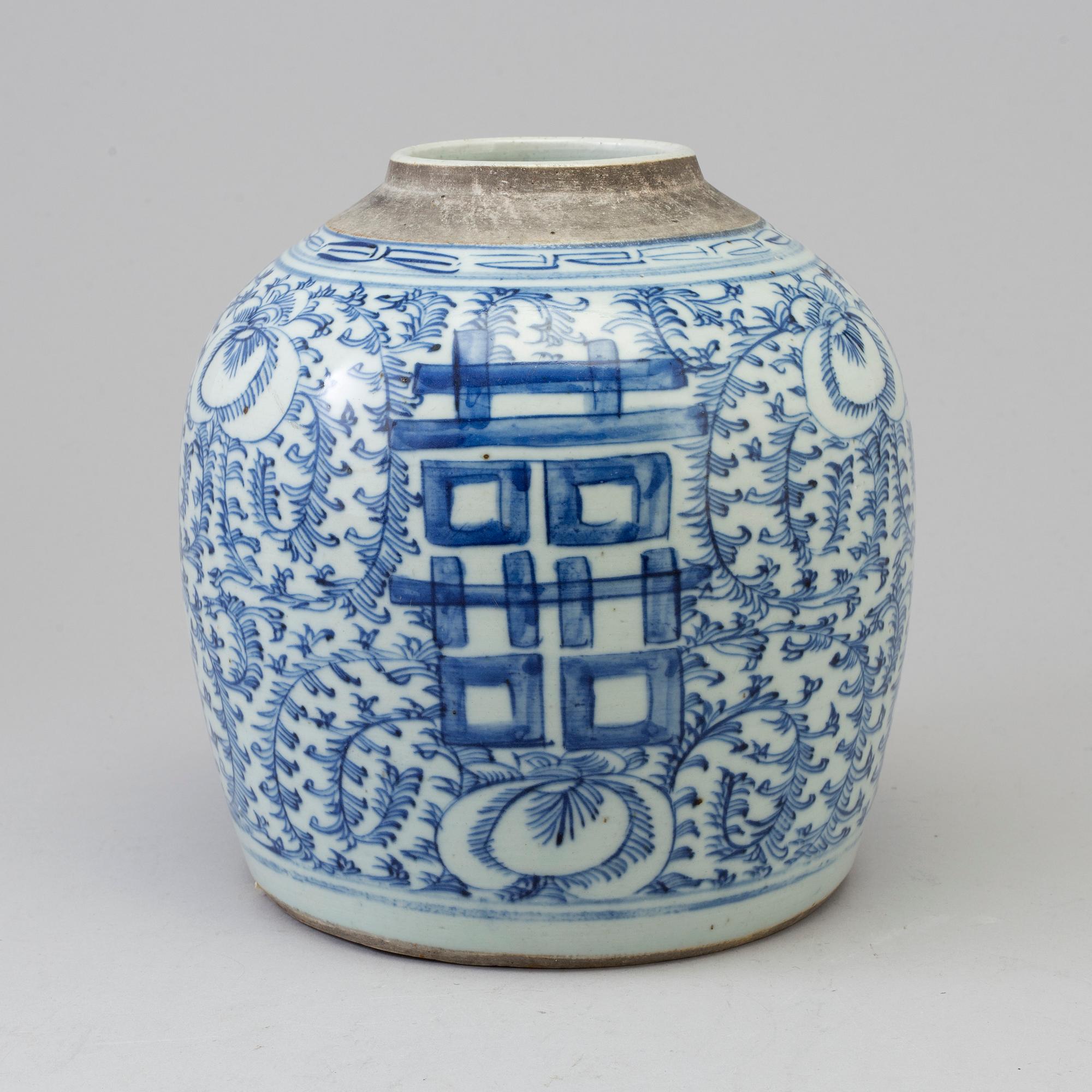 KRUKA, porslin. Qingdynastin, 1800-tal.
