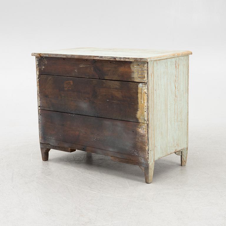 A Gustavian chest of drawers, early 19th Century.