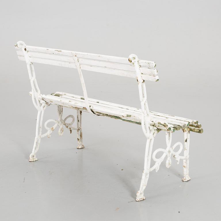 A WROUGHT IRON GARDEN BENCH, beginning of the 20th century.