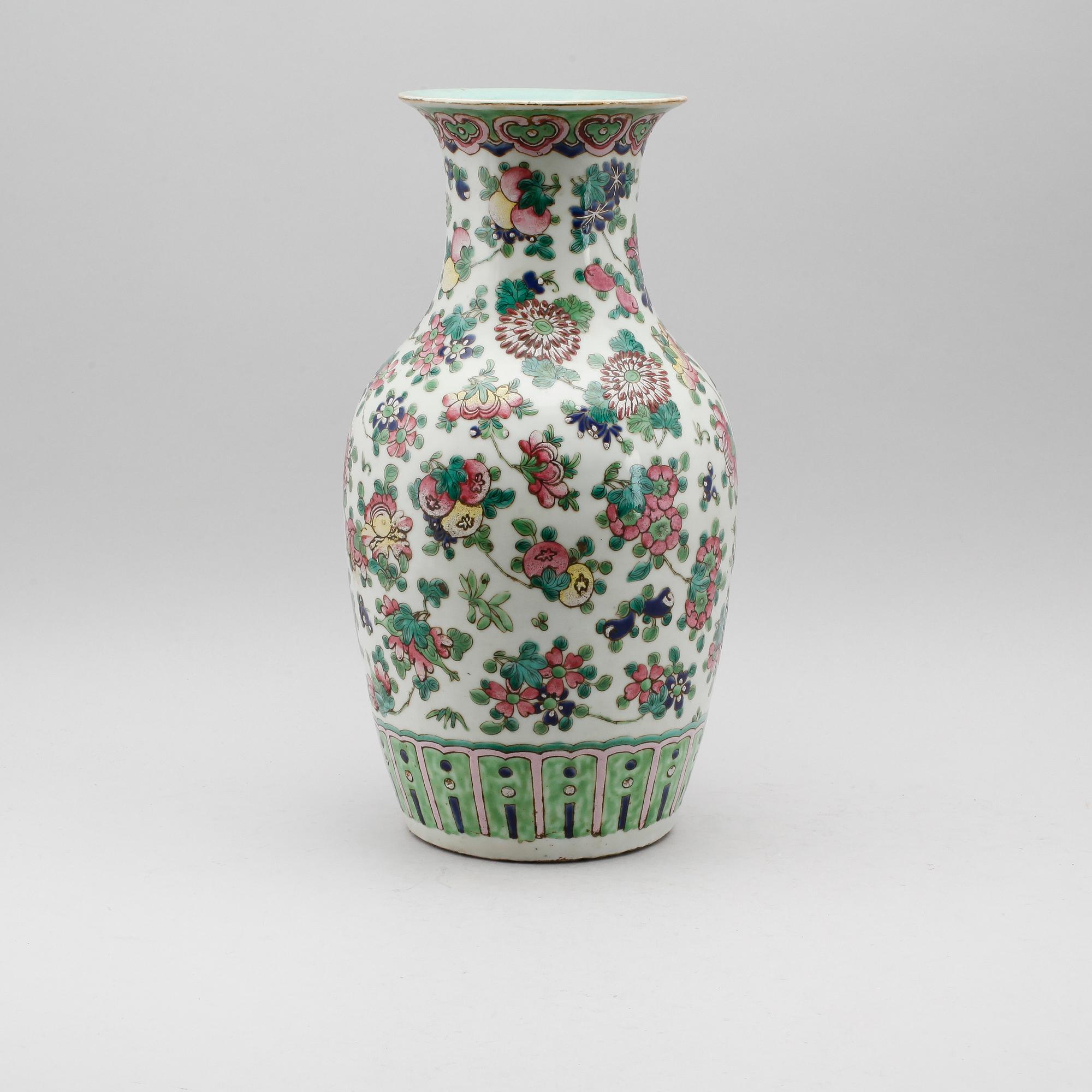 VAS, porslin, Kina, sannolikt 1800-tal.