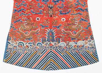 A Chinese embroidered silk robe, late Qing dynasty, 19th century.