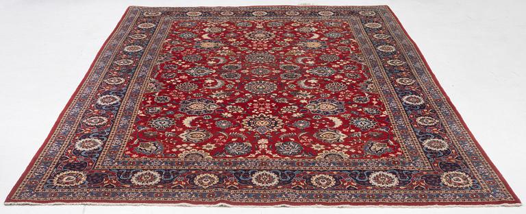 A semi-antique Keshan carpet, c. 416 x 270 cm.