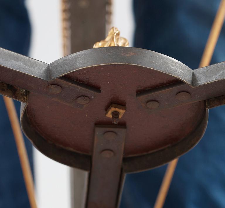 BORD. Empirestil, 1800-talets andra hälft.