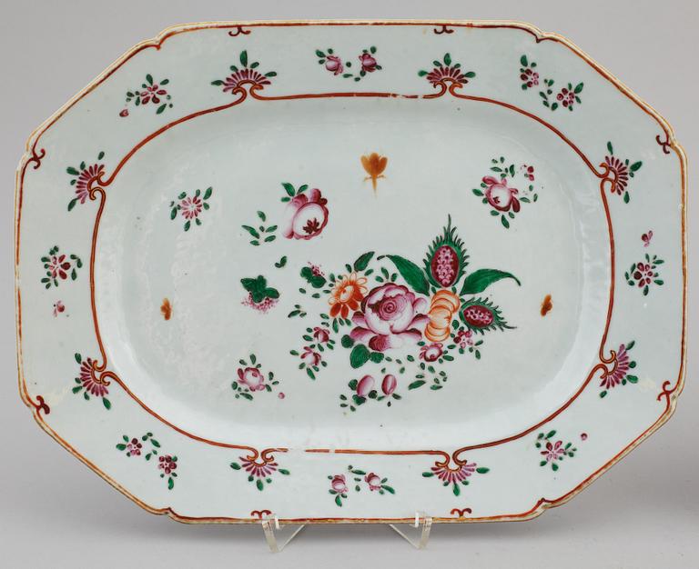 A pair of famille rose serving dishes, Qing dynasty, Qianlong (1736-95).