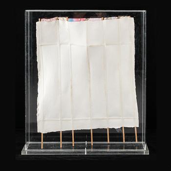 ROBERT RAUSCHENBERG, multipel. Handgjort papper, bambu och tyg, 1975, signerad med blyerts 17/28.