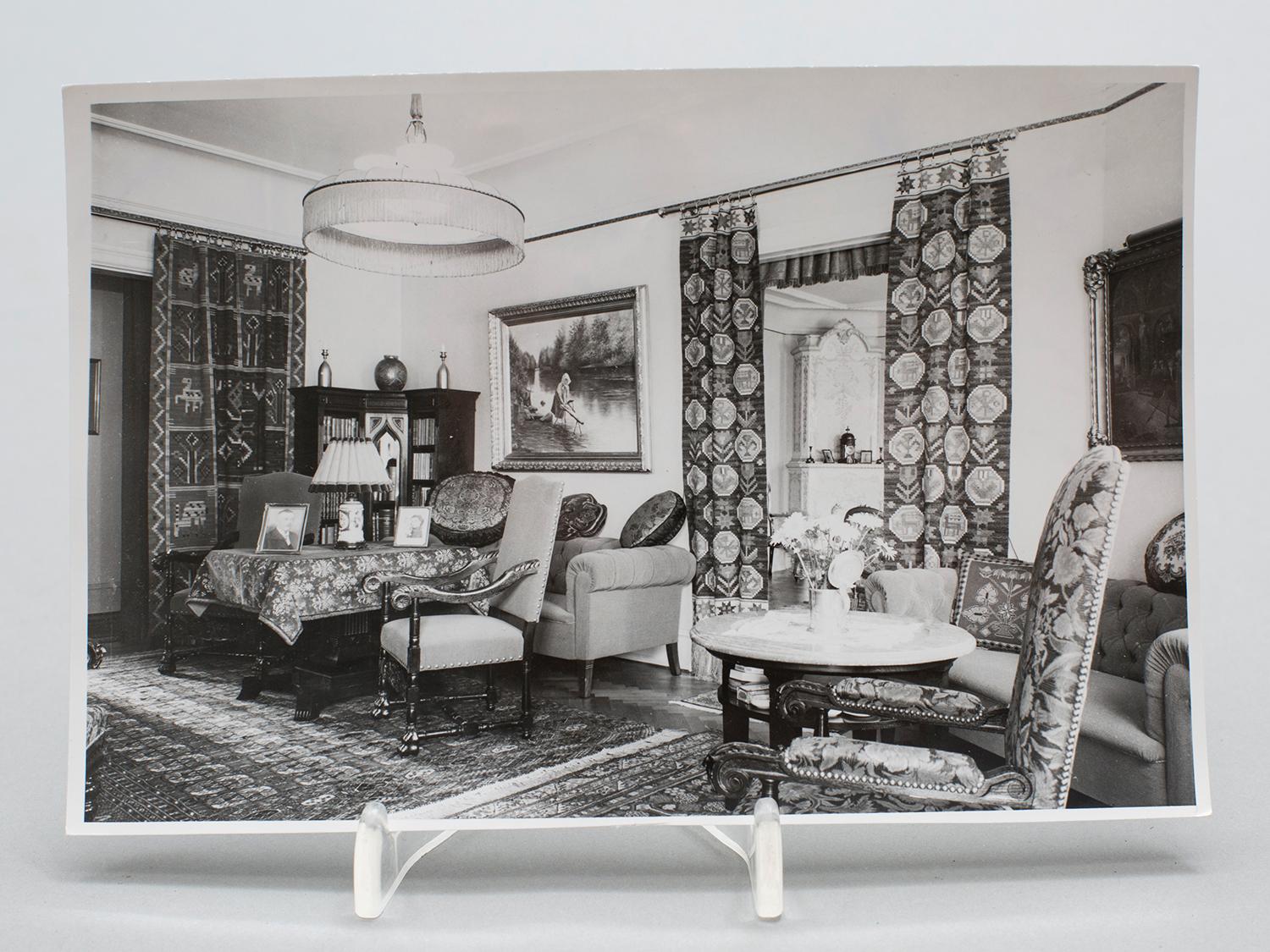 Märta Måås-Fjetterström, A DRAPE, "Djur i fyrkanter", Flat weave. Ca 266 x 154,5 cm. Signed MMF.