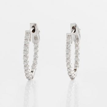 Earrings, creoles with brilliant-cut diamonds.