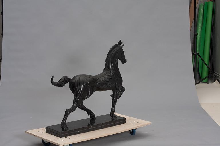 Ludovico de Luigi, Horse.