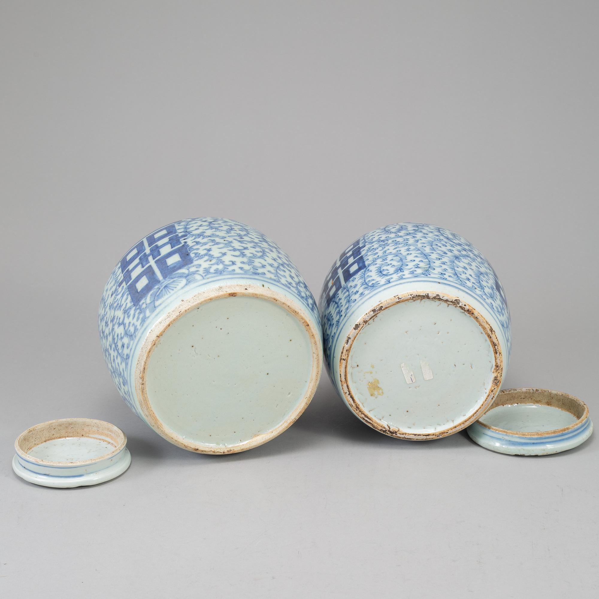 Two blue and white jars, Qing dynasty, 19th Century.