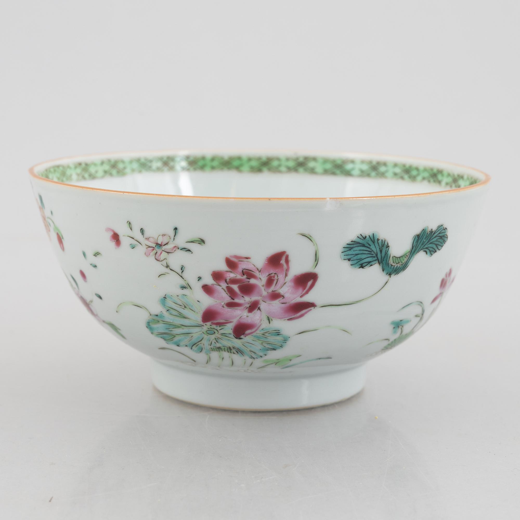 Four pieces of Chinese porcelain, Qing dynasty, 18th-19th century.