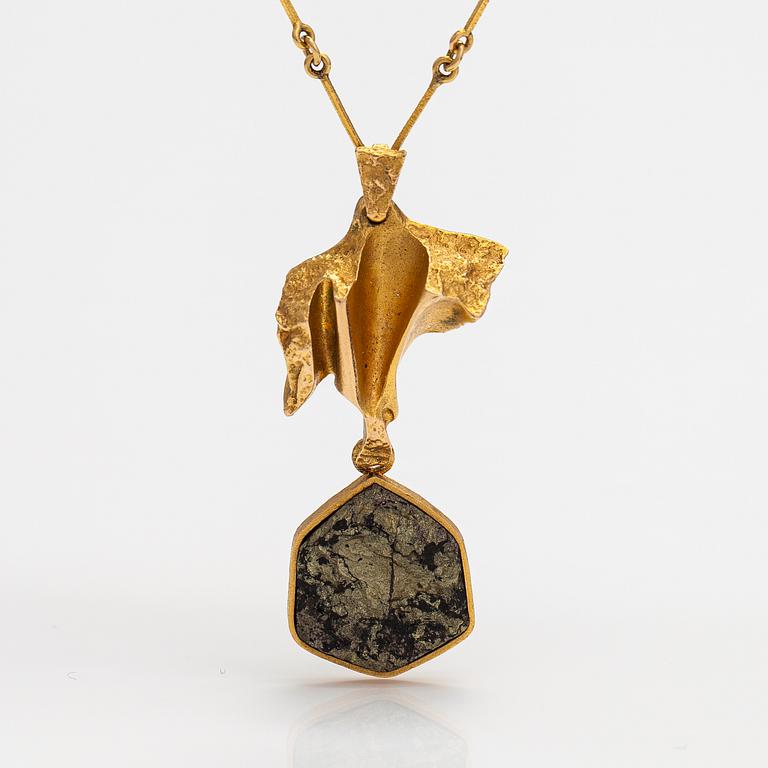 Björn Weckström, "Joiku", a 14K gold and copper ore necklace. Lapponia 1973.