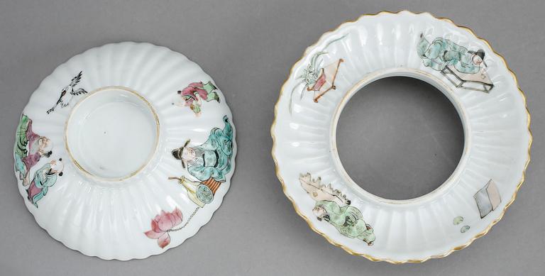 KOPPAR MED LOCK OCH FAT, 4 st, porslin, Kina, 1900-talets början.