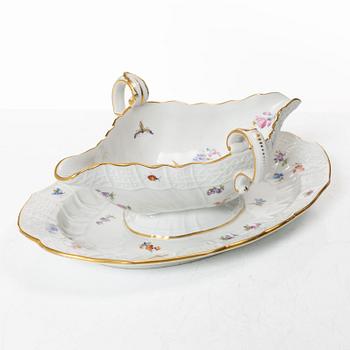 A Meissen porcelain sauce bowl, 1890s.