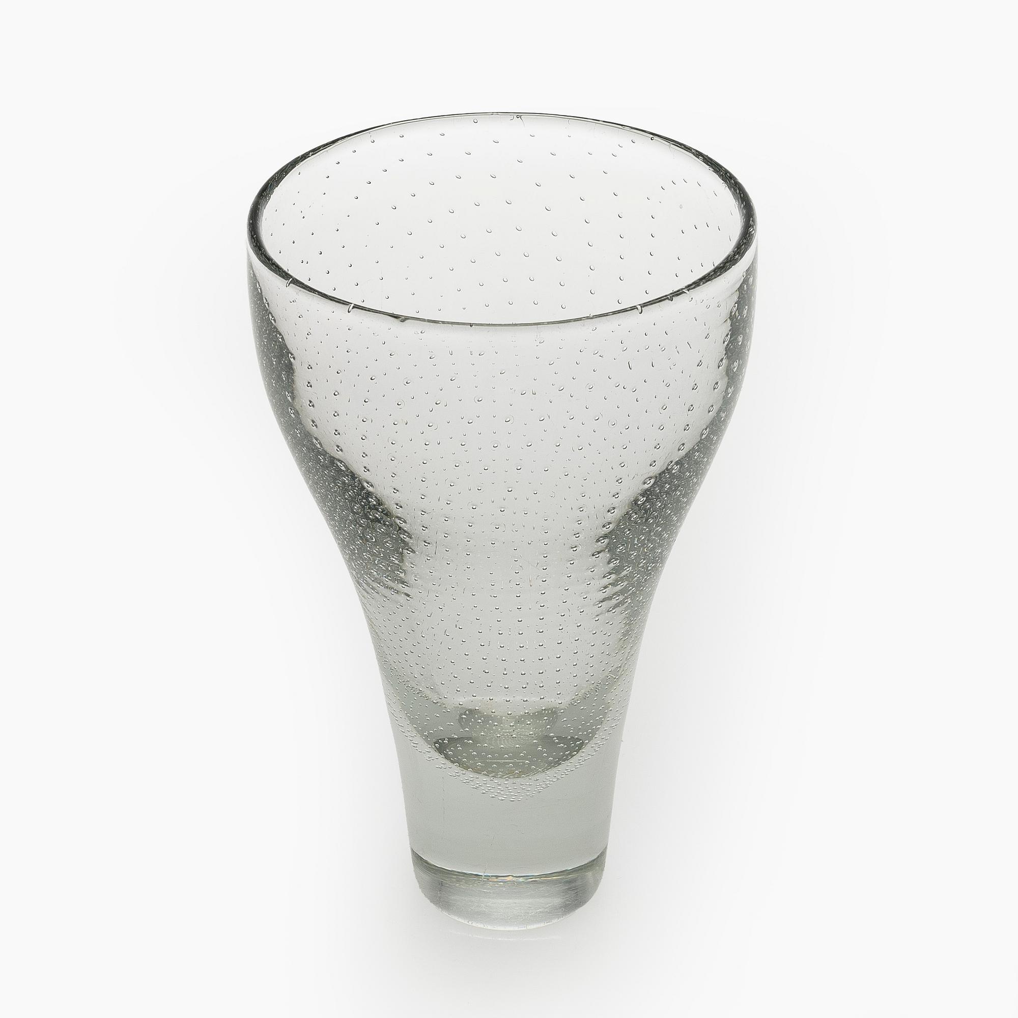 Gunnel Nyman, vas, modell "GN 12", signerad G. Nyman Nuutajärvi Notsjö -55.