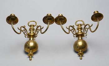 VÄGGAPPLIQUER, ett par, gulmetall, barockstil, 1900-tal.