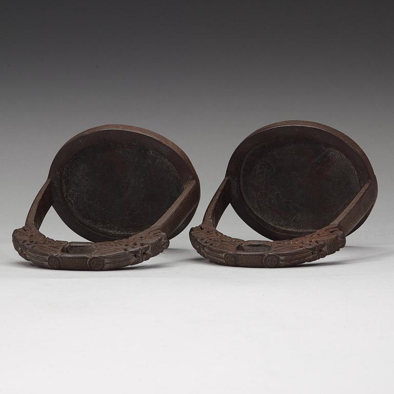 A pair of bronze stirrups, Qing dynasty, 19th Century.