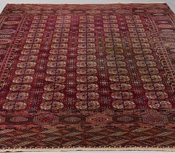A CARPET, semi-antique Tekke Turkmen, ca 346 x 219 cm.