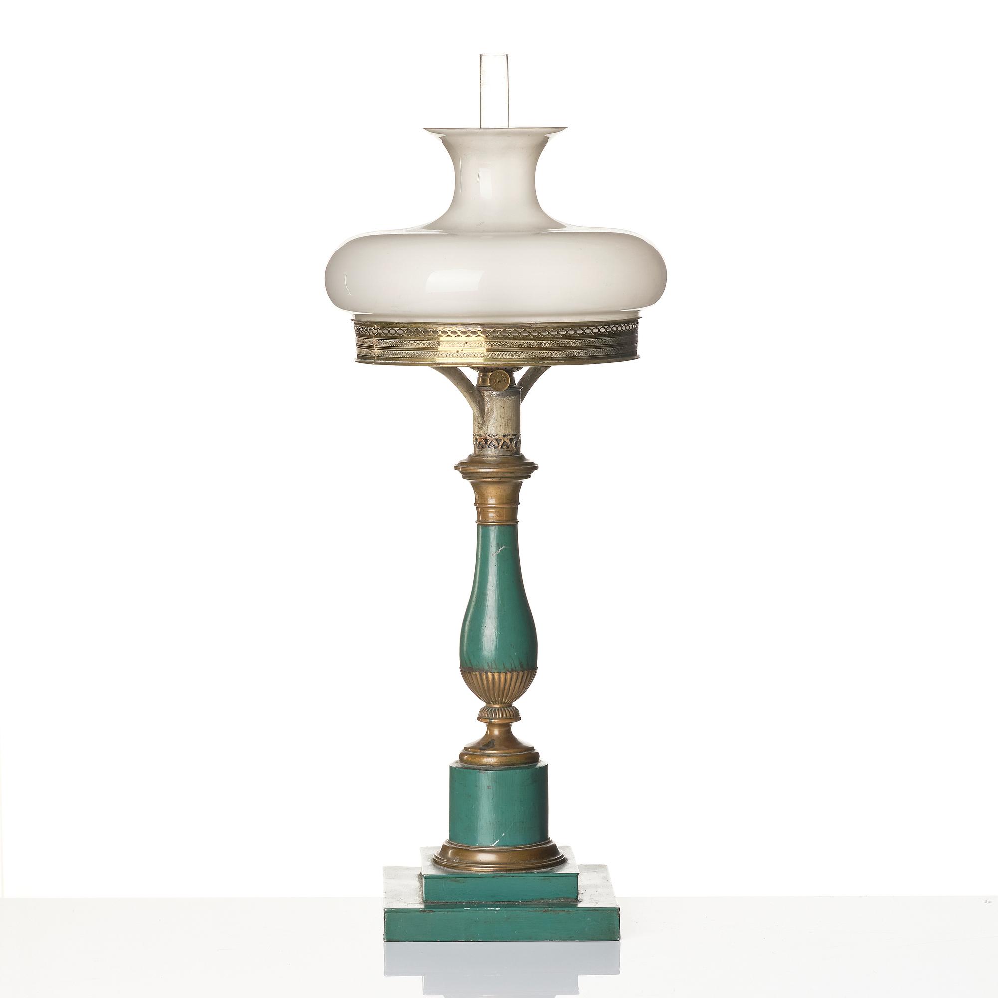 Sinumbralamp, 19th century.