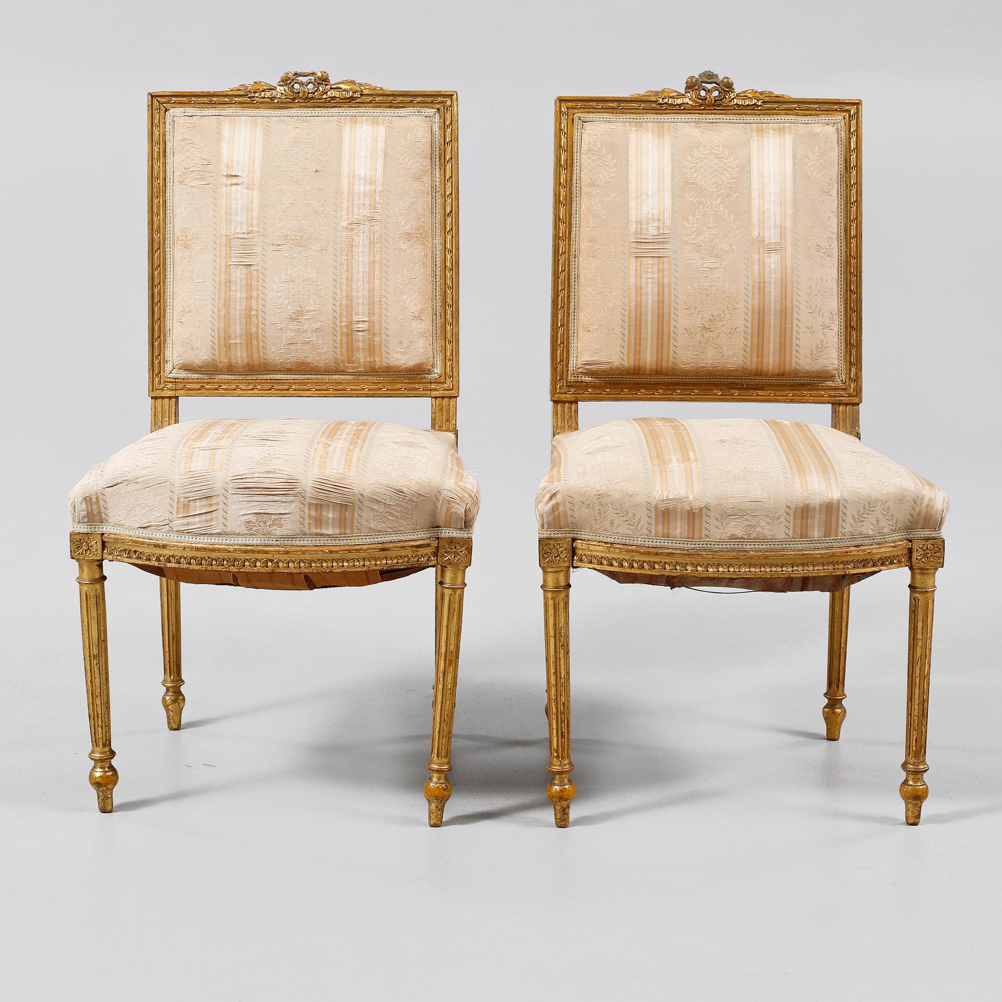 STOLAR, ett par, gustaviansk stil, omkring år 1900.