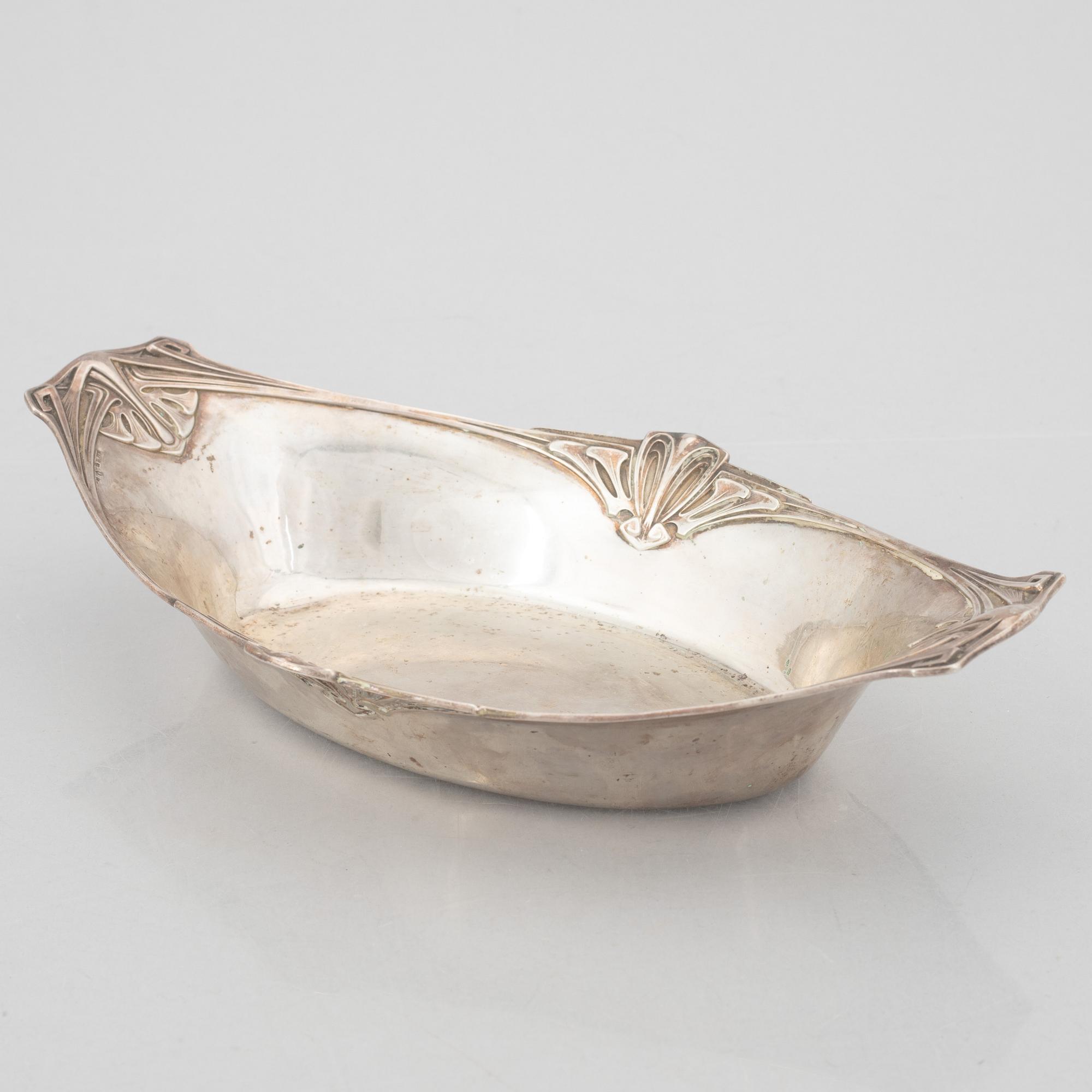 A Swedish silver Art Nouveau bowl, mark of Carl Andreas Kjernås, Gothenburg 1918.