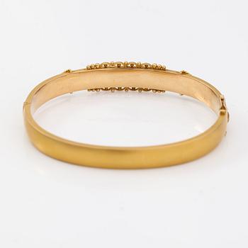 Oskar Lindroos, A 14K gold bracelet with diamond ca. 0.49 ct in total. Helsinki 1940s.